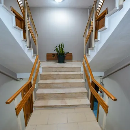 Apart-hotel My Guse 2*